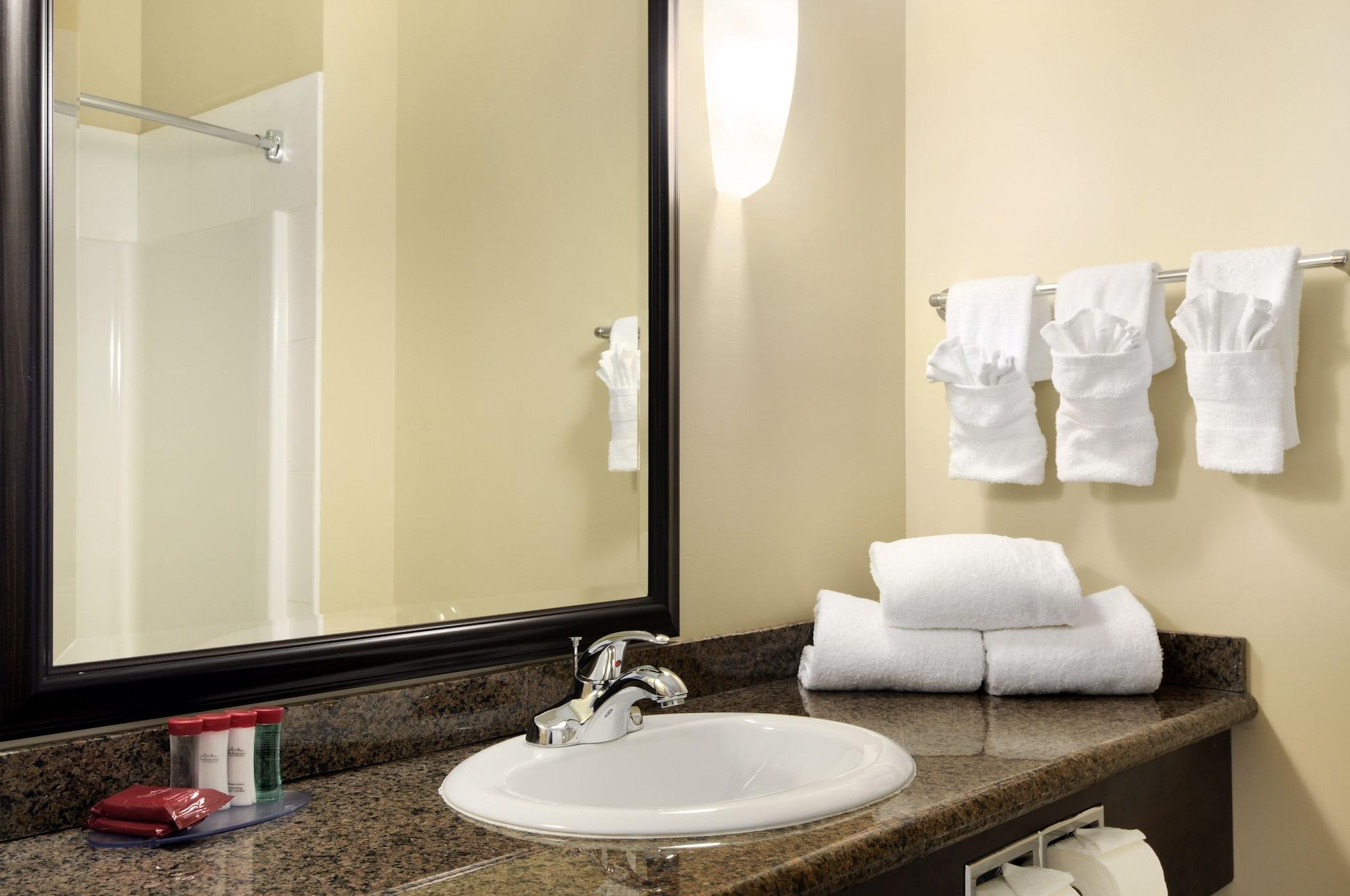 Ramada By Wyndham Cold Lake Room photo