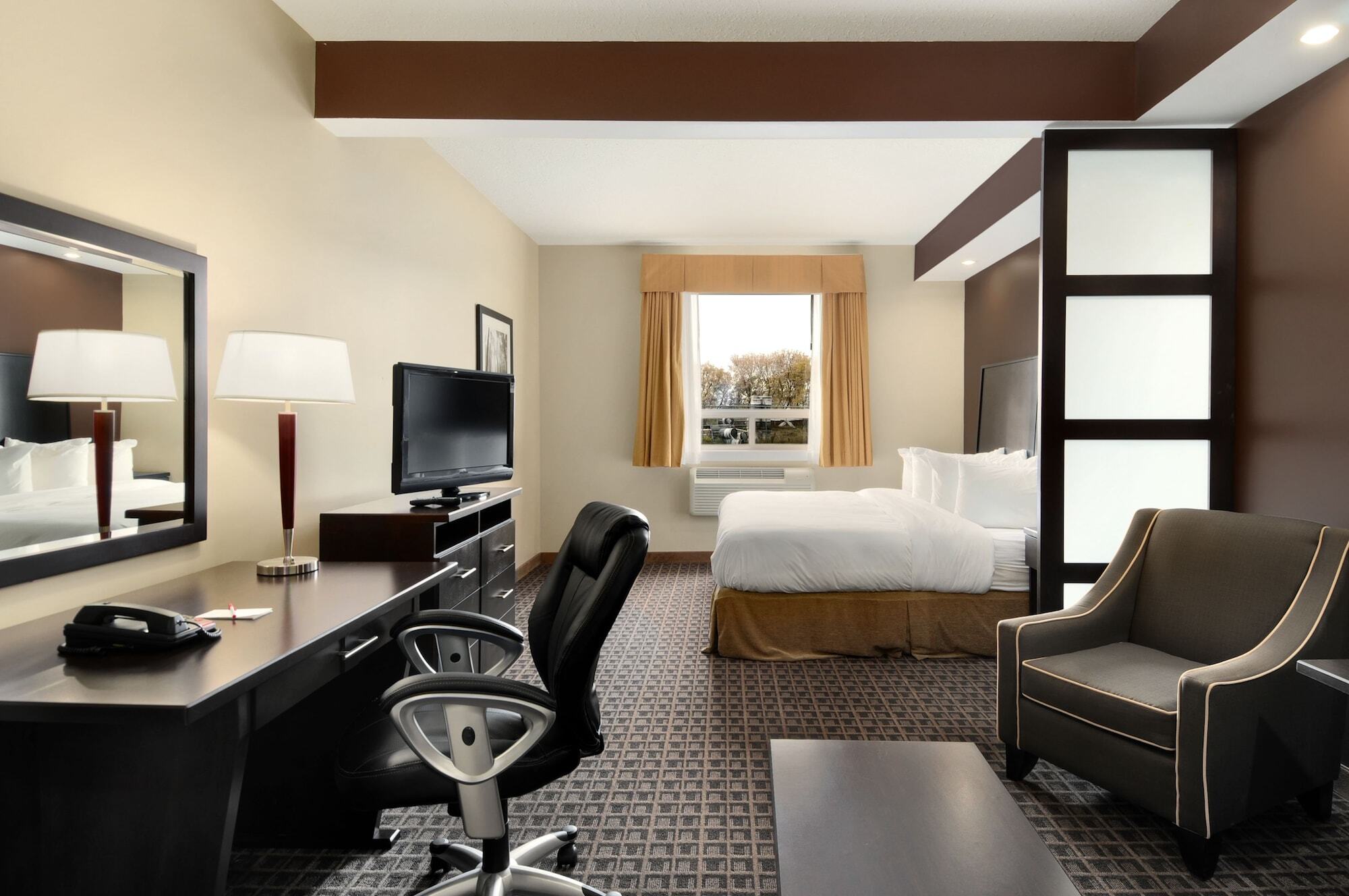 Ramada By Wyndham Cold Lake Exterior photo