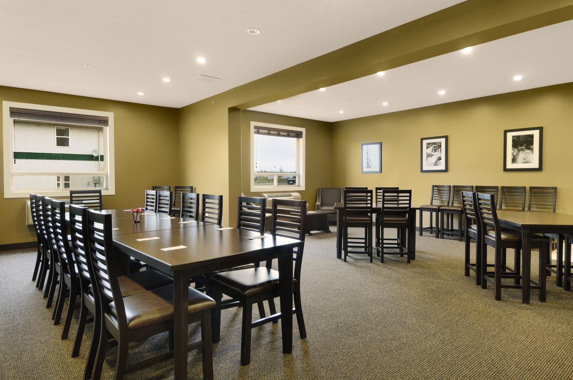 Ramada By Wyndham Cold Lake Exterior photo